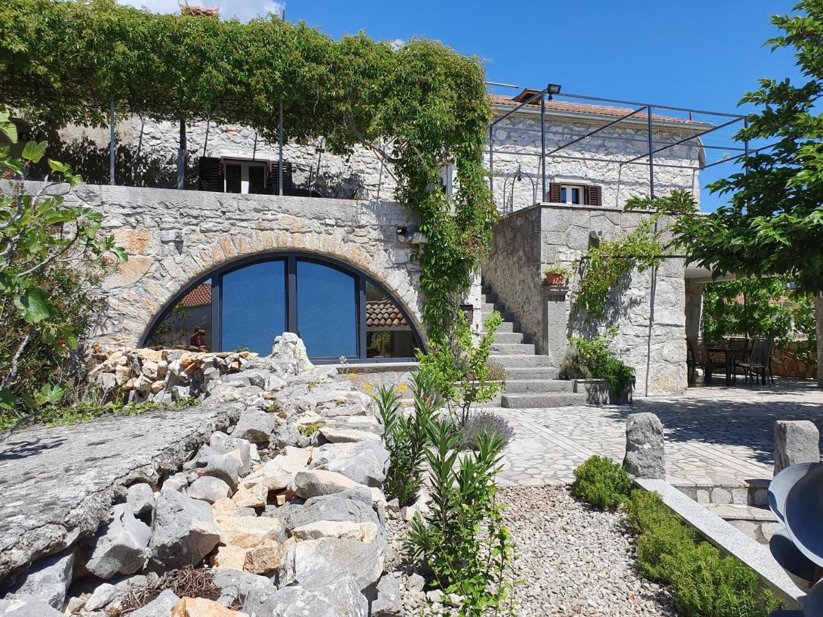 Villa Diny With Pool Pinezići Exteriör bild