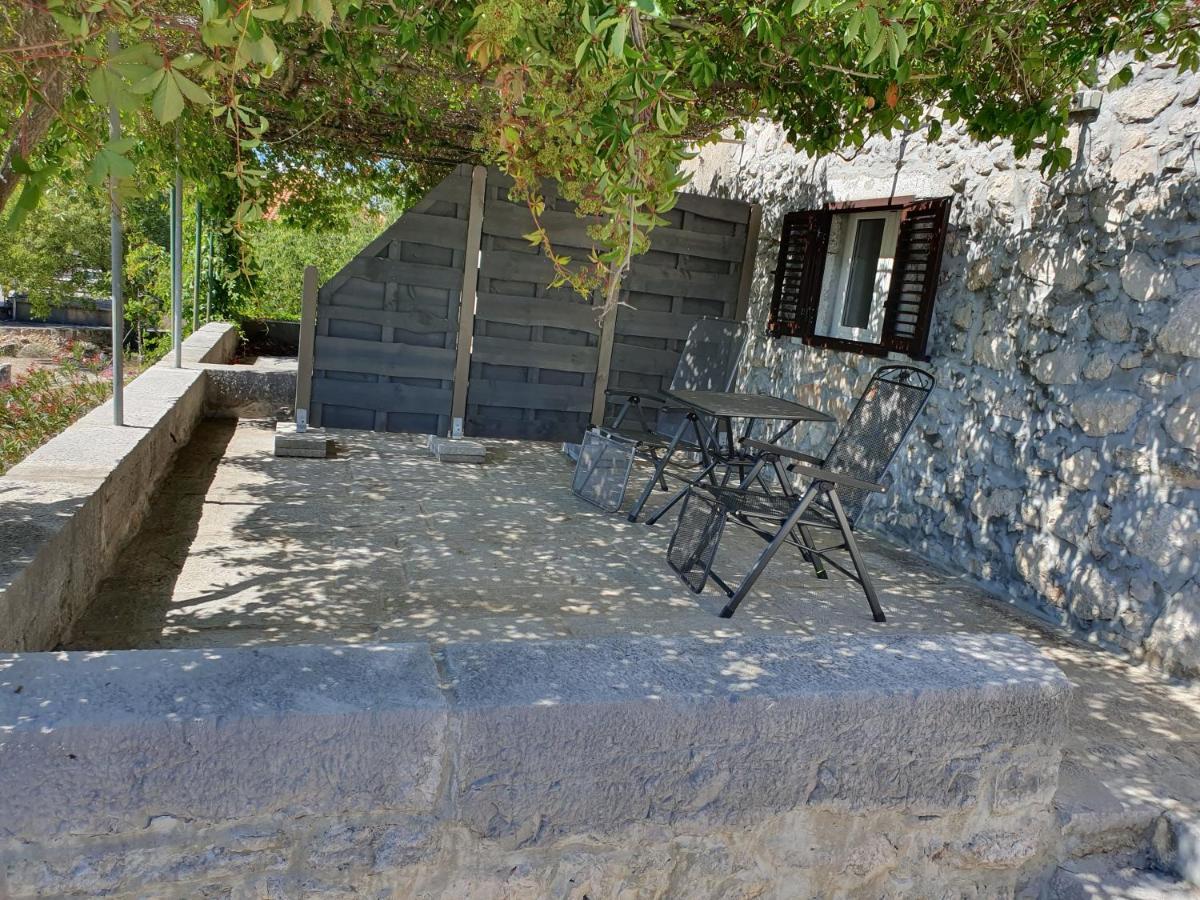 Villa Diny With Pool Pinezići Exteriör bild
